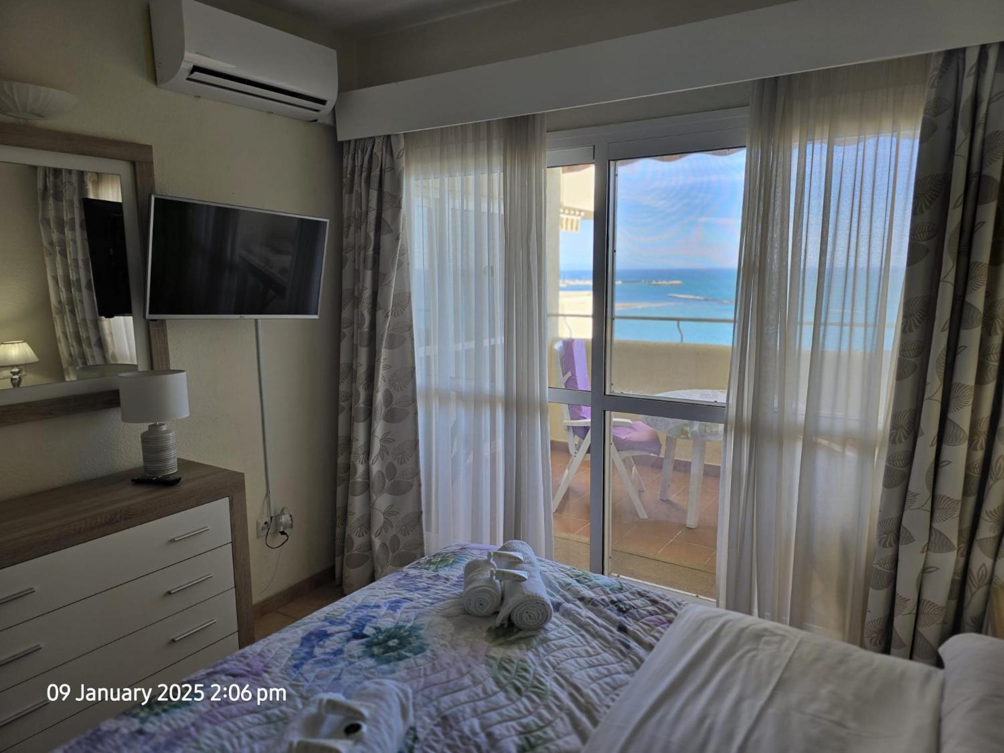 Benal Beach Apartments มาลากา ภายนอก รูปภาพ